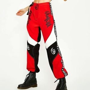 I am Gia Electra pants :)